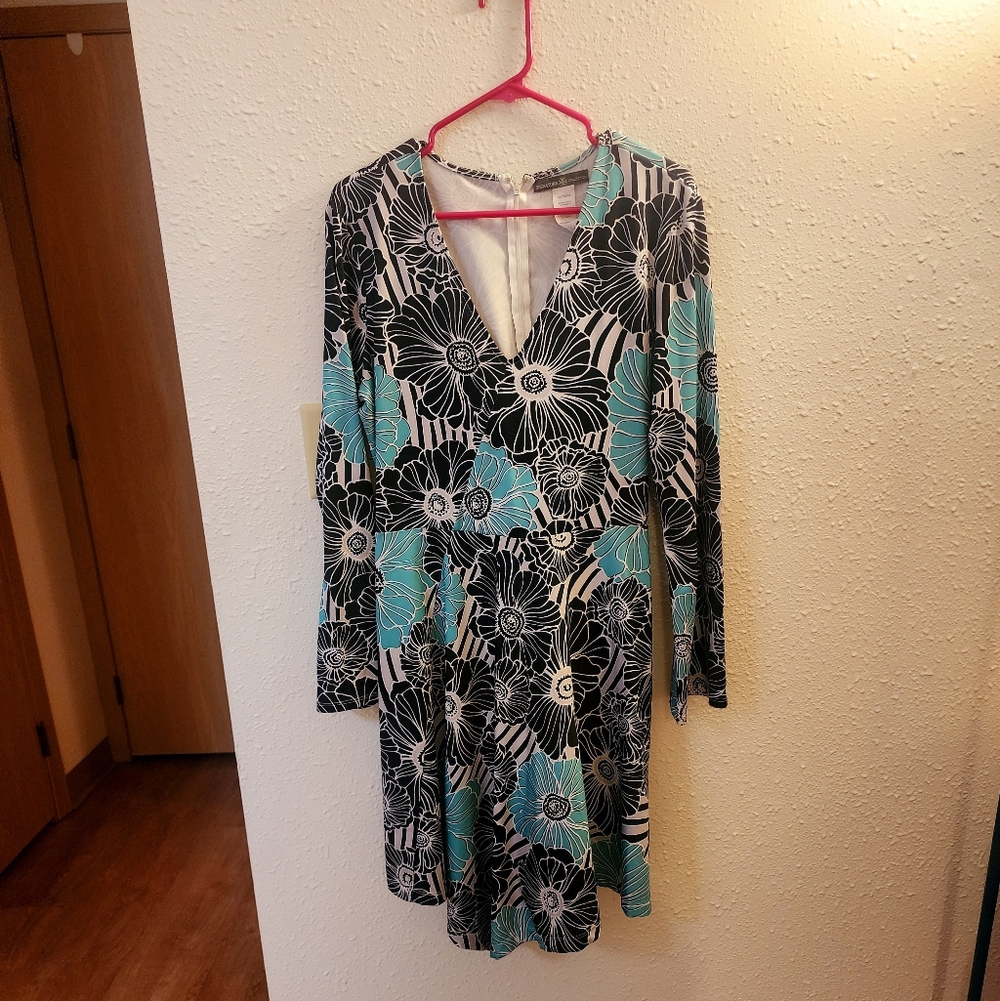 Floral V-Neck Long Sleeve Dress in Black, White & Teal